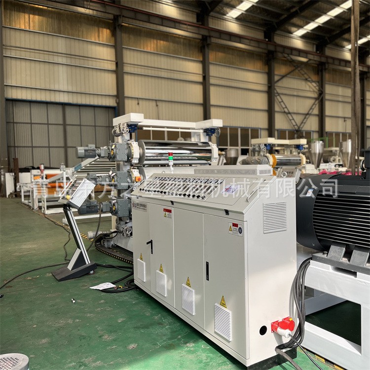 Asiakkaiden vierailut PVC-timanttikuviolevyjen tuotantolinjalle eläintenkasvatukseen