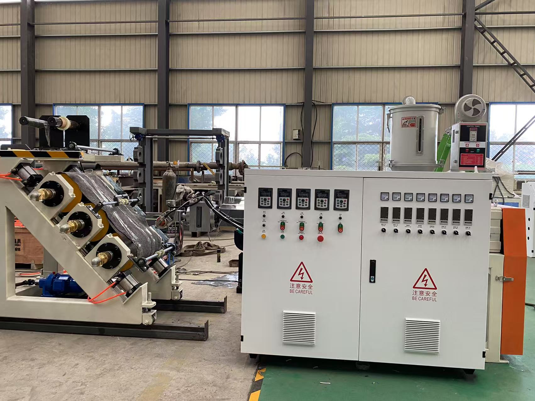 QINGDAO EASTSTAR toimittaa Advanced TPE Waterstop -tuotantolinjan Intiaan