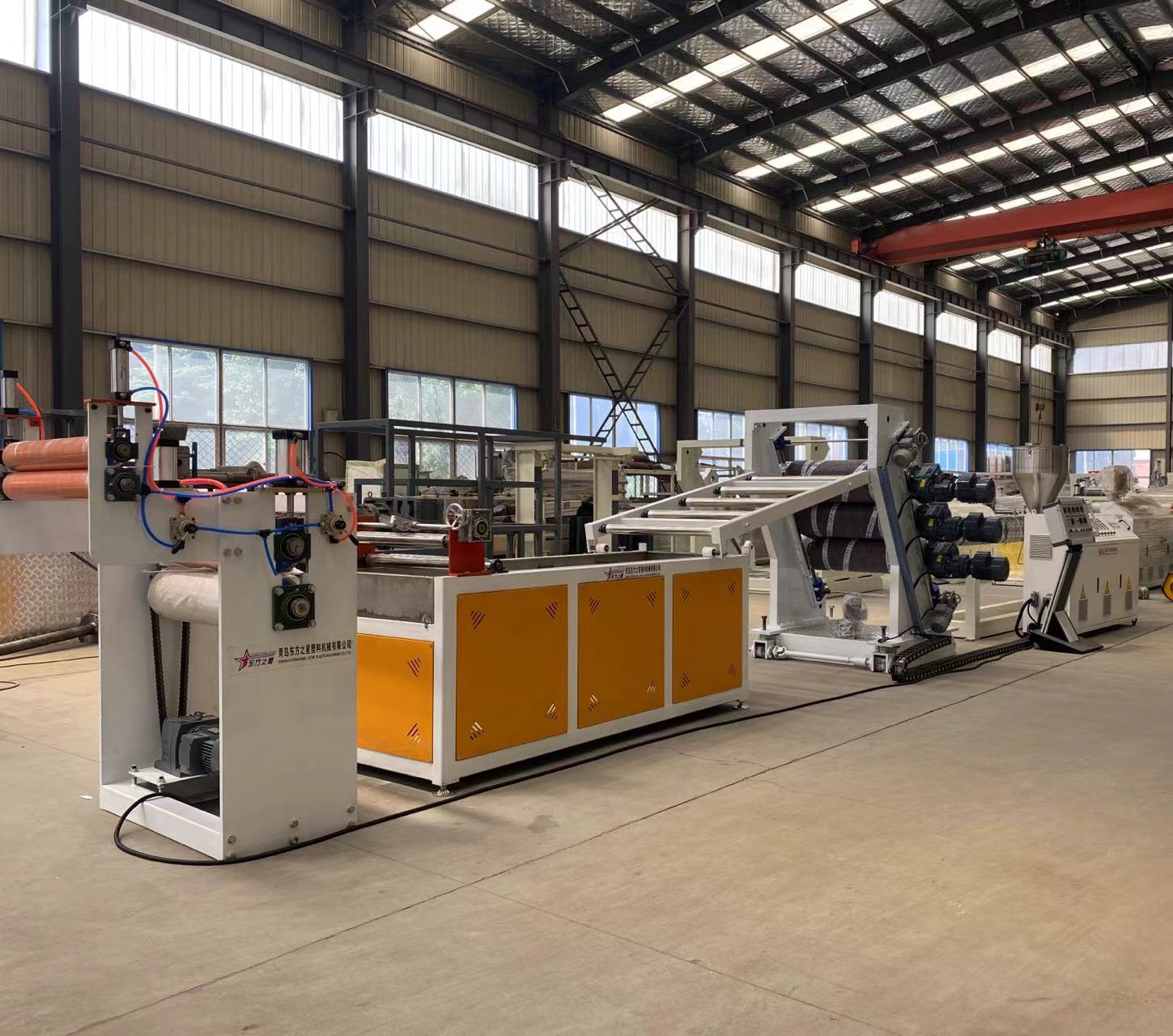 Ammattimaiset PVC-joustavien oviverhojen tuotantolinjaratkaisut mahdollistavat tehokkaan teollisen oviverhotuotannon