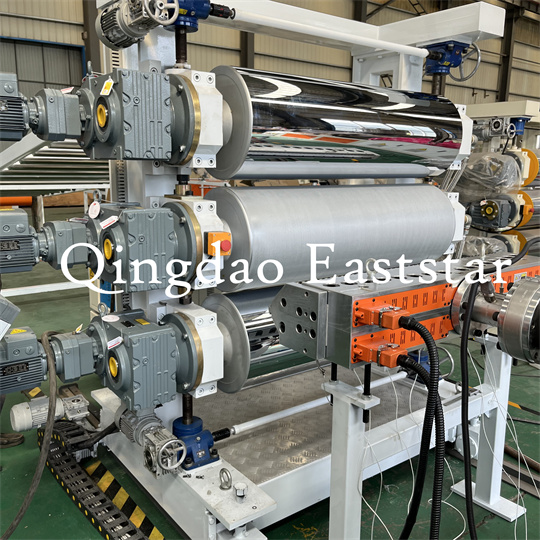 Kolmirullainen arkkikalanterin muotoilukone